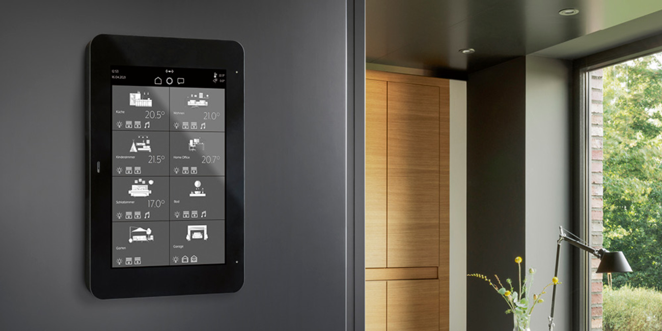 JUNG Smart Panel 8 bei JK Elektrotechnik in Calden